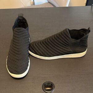 Slip-On Knit Sneakers in Black